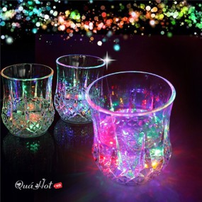 Combo 2 Ly Nước Tự Đổi Màu Phát Sáng Đủ Màu Khi Có Nước