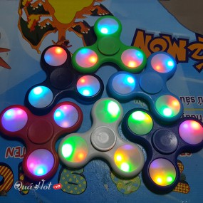 Đồ Chơi Giải Tỏa Căng Thẳng Spinner Fidget Led 7 Mầu 5 Chế Độ